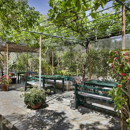 Castellos Bellos 6 * Marathiás
